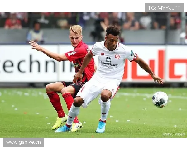 门兴在战术调整中寻求突破，状态回暖值得关注