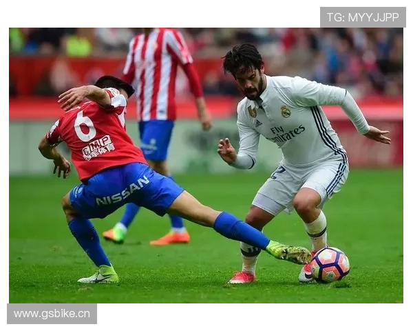 达尼洛右路+中卫切换