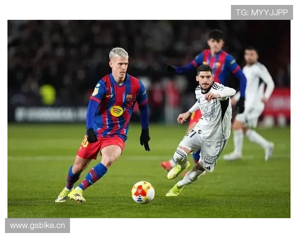 巴萨进攻体系过度依赖边路，战术单一问题对赛季走势形成制约