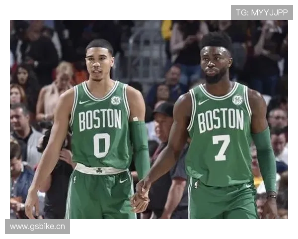 班恩无球跑动拉开空间，灰熊外线效率显著提升