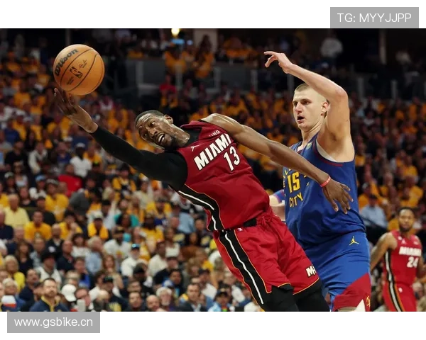 为什么NBA裁判会严查假摔判罚？规则详解与处罚标准解读